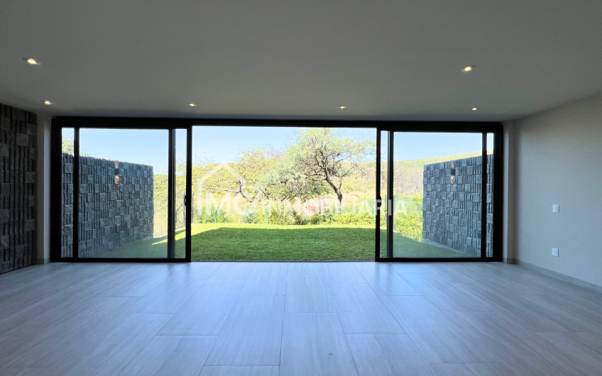 Increíble casa en Altozano Querétaro frente a área verde