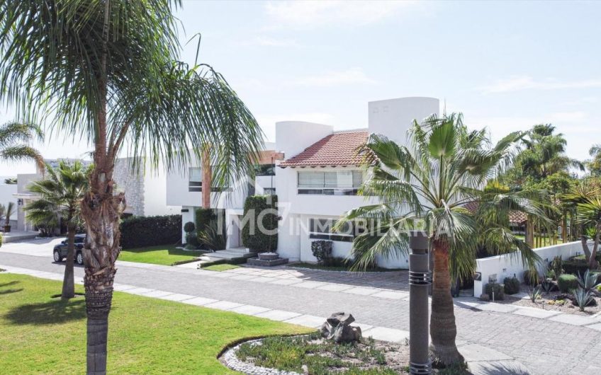 Casa en Balcones Juriquilla con Alberca