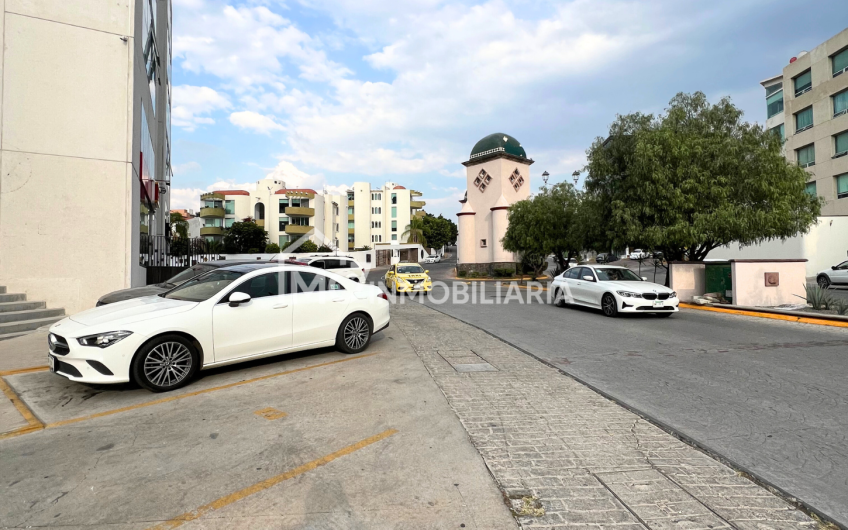 Local Milenio en planta baja sobre avenida principal