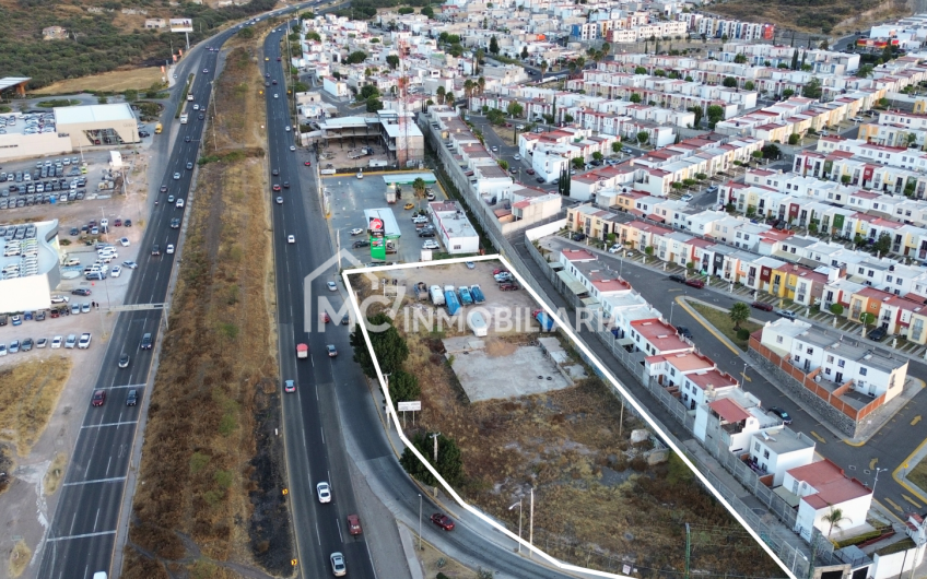 Terreno sobre Fray Junípero Serra frente Altozano