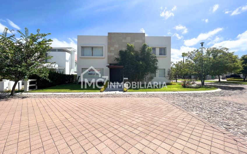 Casa en el Campanario en VENTA y RENTA