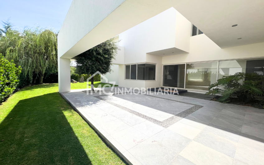 Casa en el Campanario en VENTA y RENTA