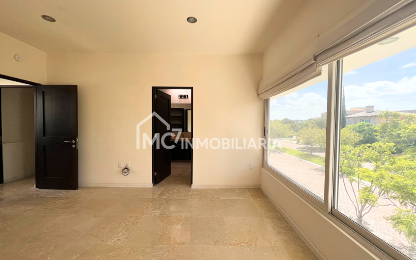 Casa en el Campanario en VENTA y RENTA