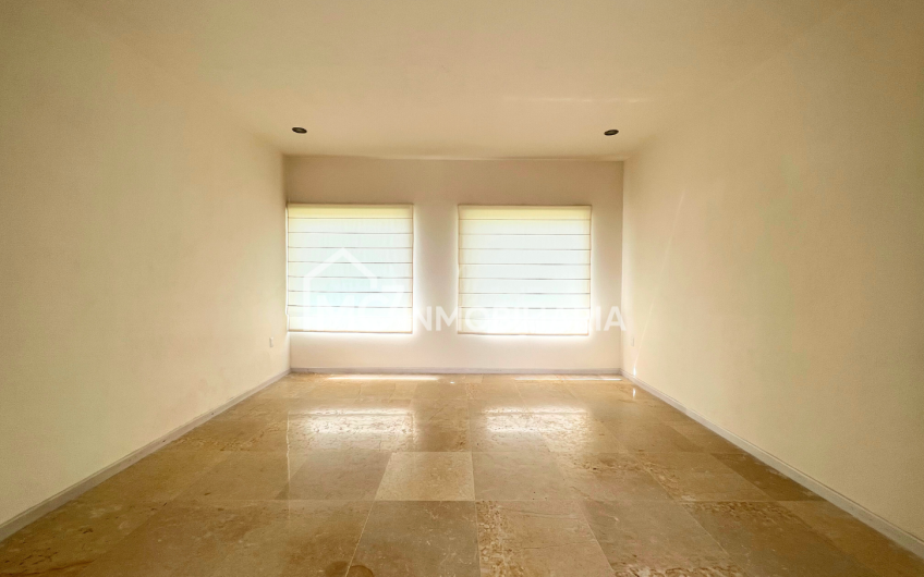 Casa en el Campanario en VENTA y RENTA