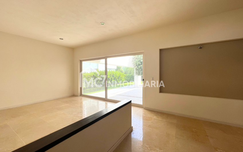 Casa en el Campanario en VENTA y RENTA
