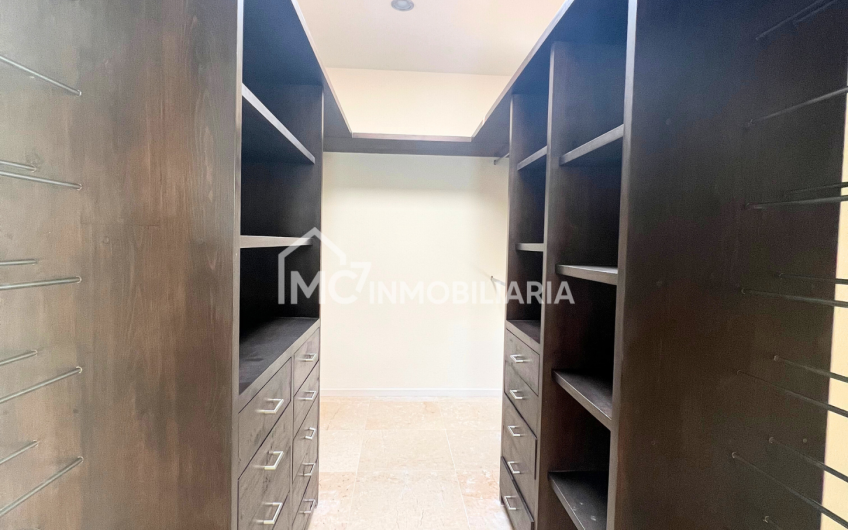 Casa en el Campanario en VENTA y RENTA