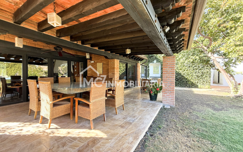 Casa en Jurica de un solo nivel