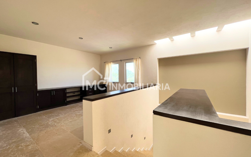 Casa en el Campanario en VENTA y RENTA